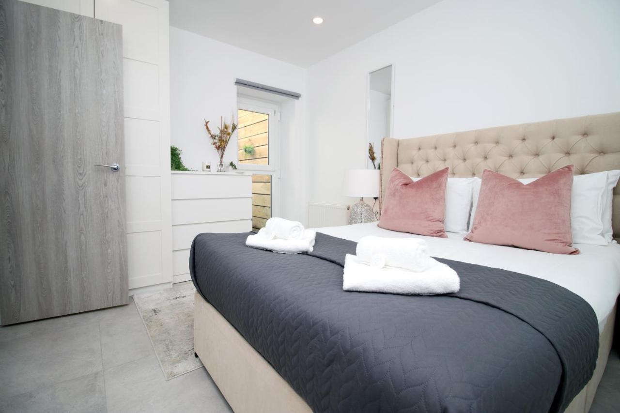 New Spacious 2 Bed Getaway - Private Courtyard! - Underfloor Heating Κάρντιφ Εξωτερικό φωτογραφία