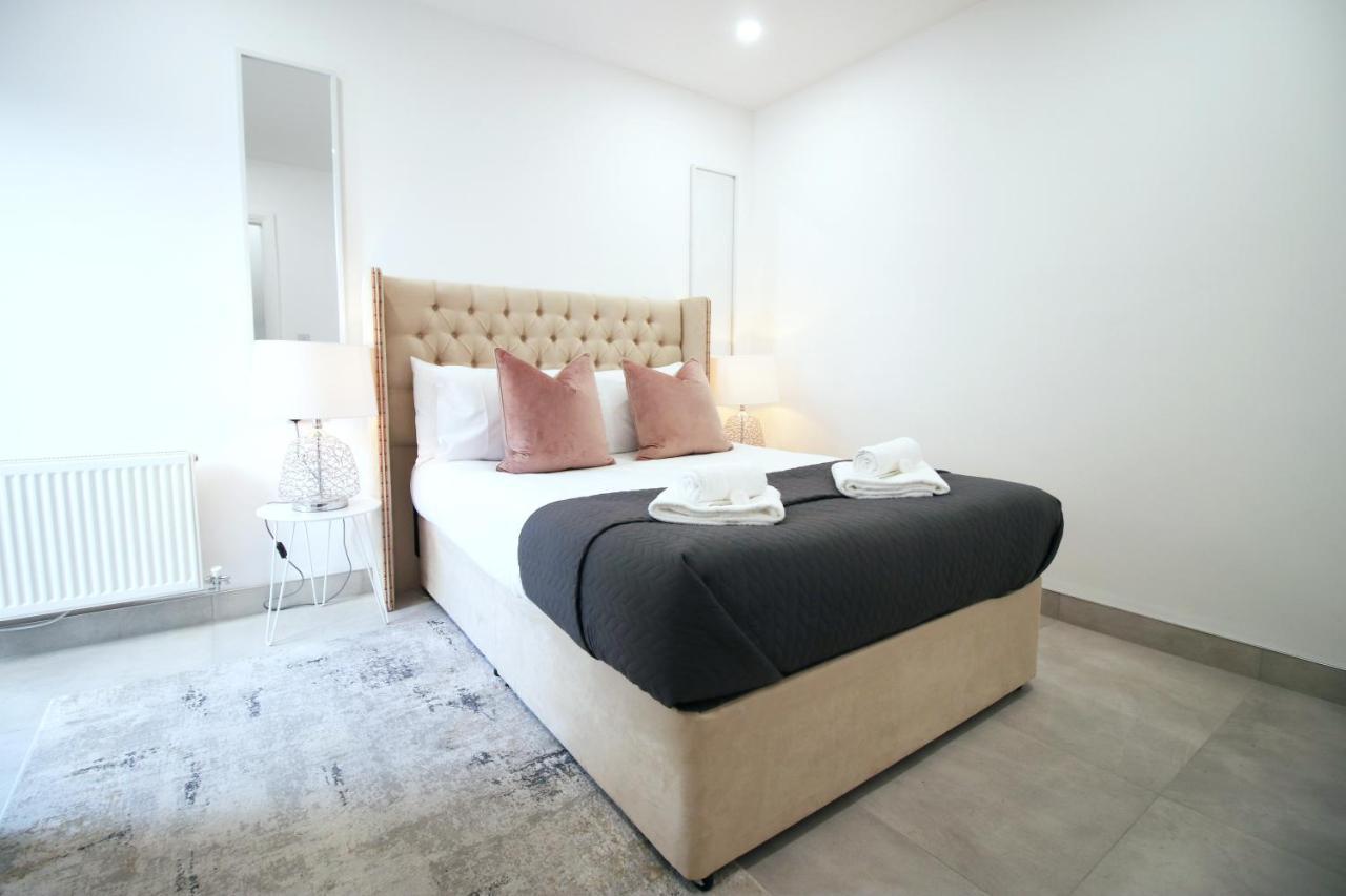 New Spacious 2 Bed Getaway - Private Courtyard! - Underfloor Heating Κάρντιφ Εξωτερικό φωτογραφία