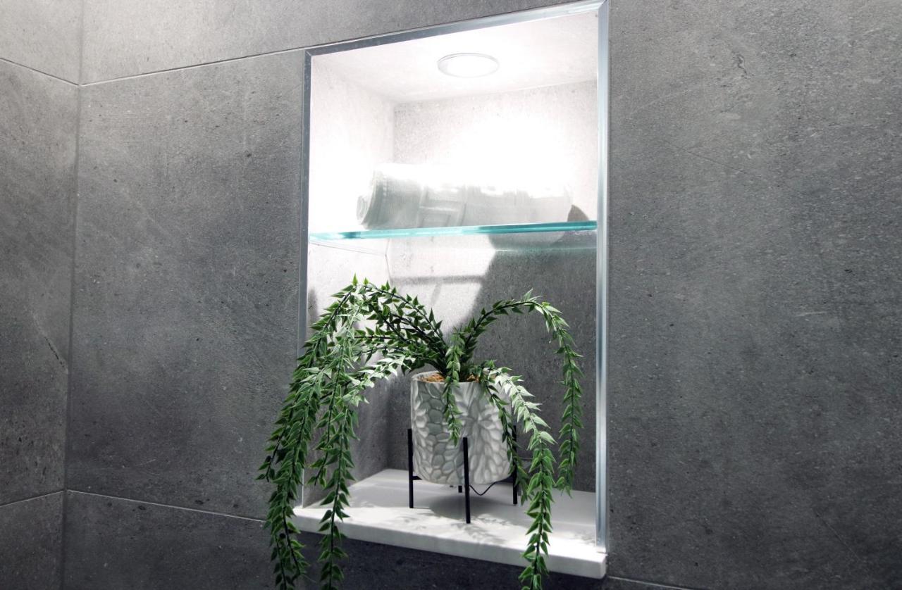 New Spacious 2 Bed Getaway - Private Courtyard! - Underfloor Heating Κάρντιφ Εξωτερικό φωτογραφία