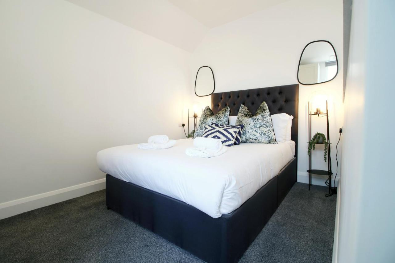 New Spacious 2 Bed Getaway - Private Courtyard! - Underfloor Heating Κάρντιφ Εξωτερικό φωτογραφία