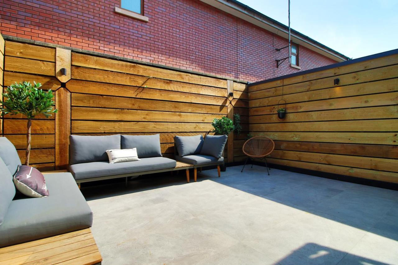 New Spacious 2 Bed Getaway - Private Courtyard! - Underfloor Heating Κάρντιφ Εξωτερικό φωτογραφία