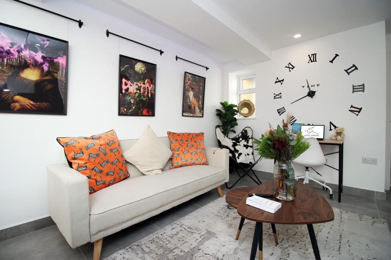 New Spacious 2 Bed Getaway - Private Courtyard! - Underfloor Heating Κάρντιφ Εξωτερικό φωτογραφία