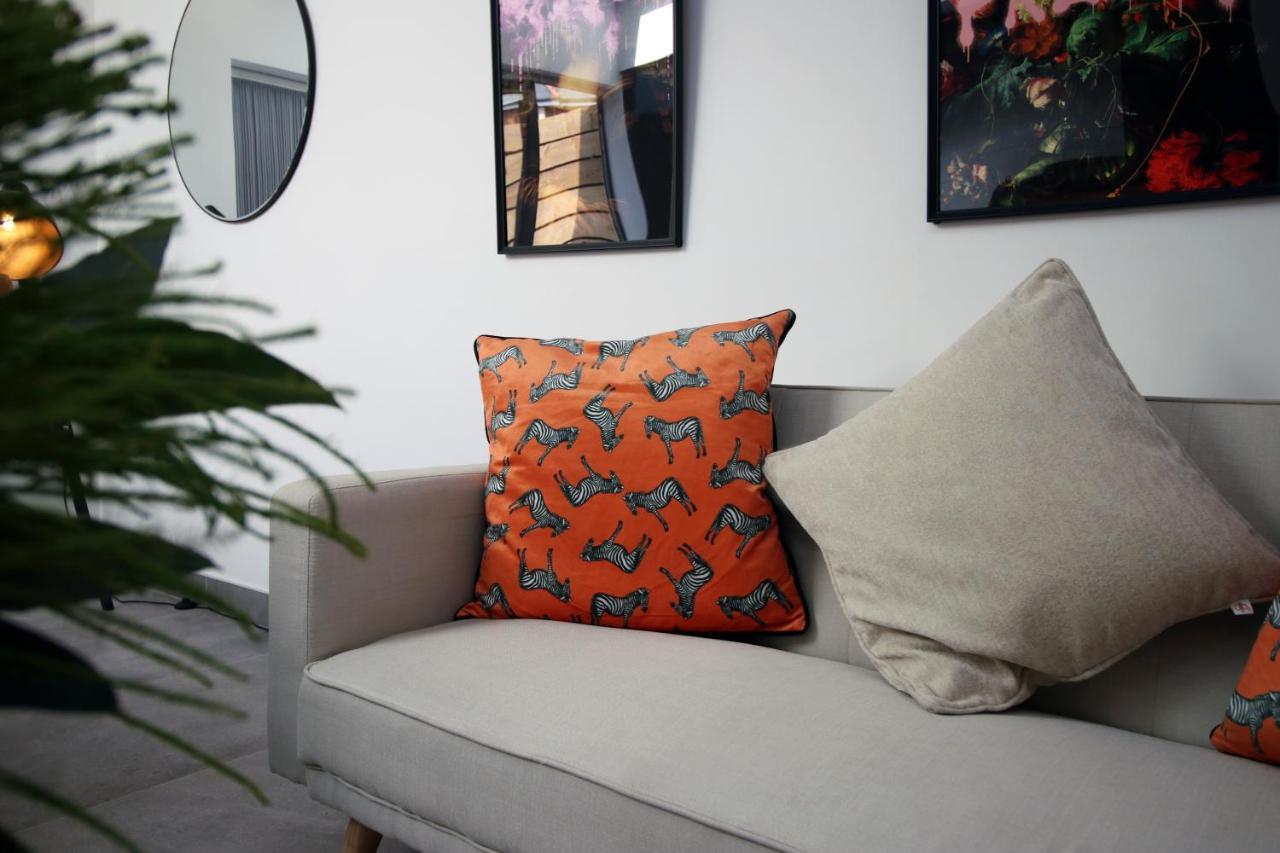 New Spacious 2 Bed Getaway - Private Courtyard! - Underfloor Heating Κάρντιφ Εξωτερικό φωτογραφία