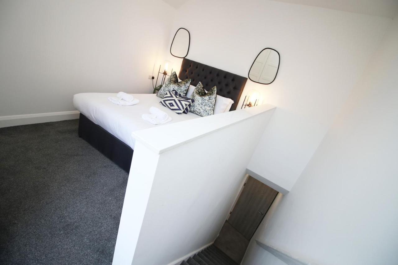 New Spacious 2 Bed Getaway - Private Courtyard! - Underfloor Heating Κάρντιφ Εξωτερικό φωτογραφία