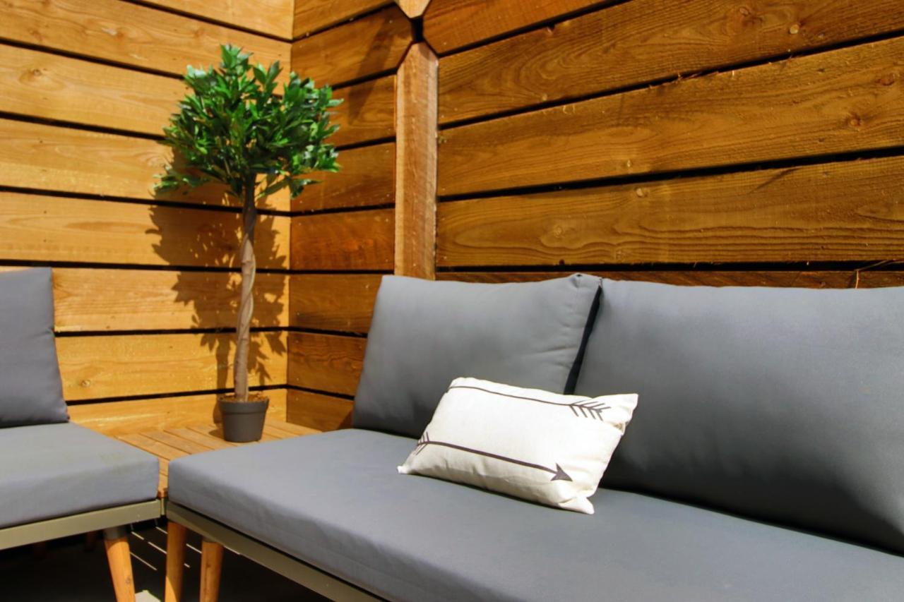 New Spacious 2 Bed Getaway - Private Courtyard! - Underfloor Heating Κάρντιφ Εξωτερικό φωτογραφία