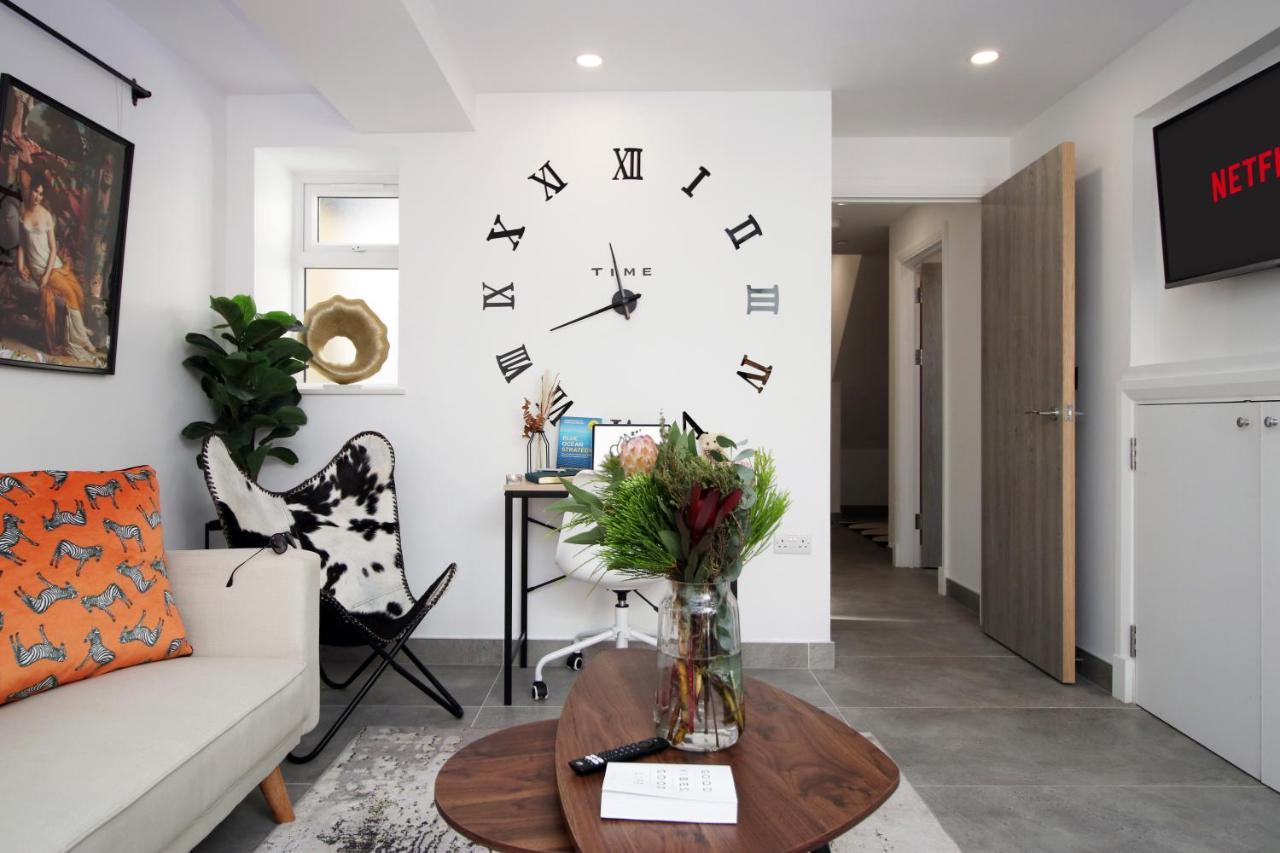 New Spacious 2 Bed Getaway - Private Courtyard! - Underfloor Heating Κάρντιφ Εξωτερικό φωτογραφία