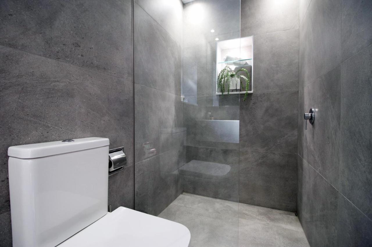 New Spacious 2 Bed Getaway - Private Courtyard! - Underfloor Heating Κάρντιφ Εξωτερικό φωτογραφία